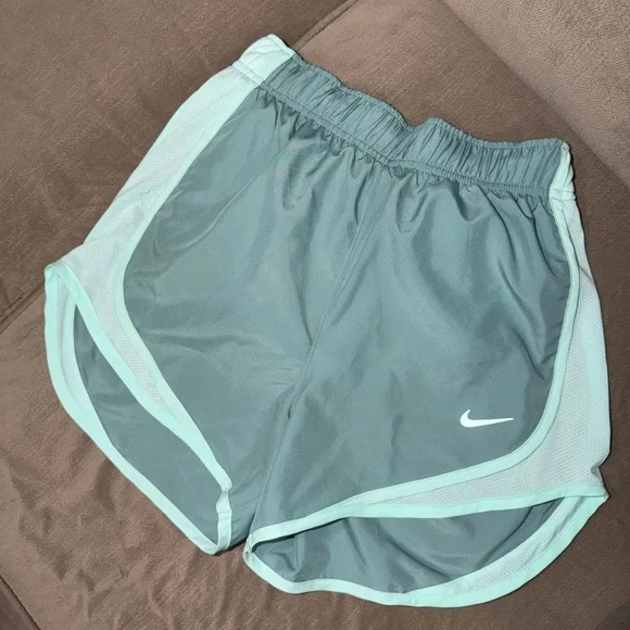 Women's Nike Tempo Dri-FIT Mid-Rise 3-in. Running Shorts XS - Picture 4 of 10